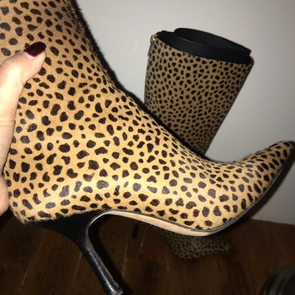 Incredibly Chic & Sleek Jimmy Choo Leopard Knee-Height Boots - Picture 2 of 6